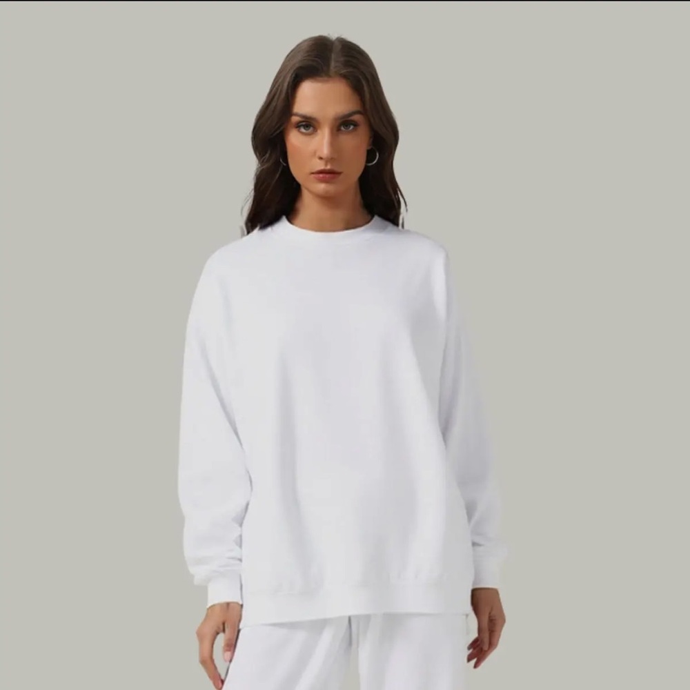White crewneck sweatshirts nwt - s,m, or lg